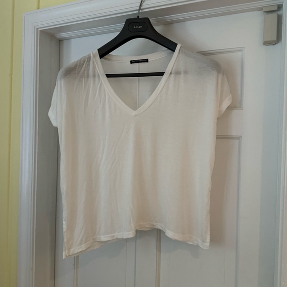 3/$30 Brandy Melville cropped off white very light top size M/L - Picture 1 of 5